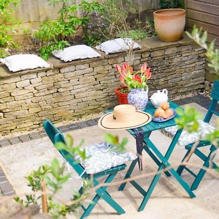Bright & Beautiful Open Plan Coach House Painswickヴィラ エクステリア 写真